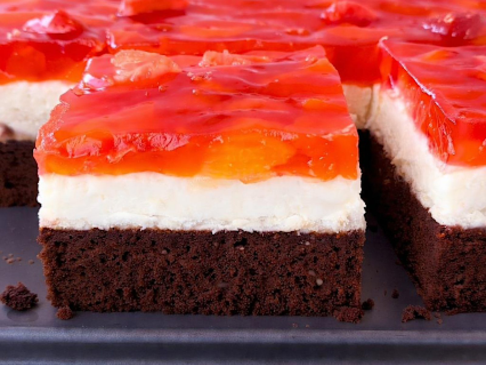 Biszkopt z serem i galaretką