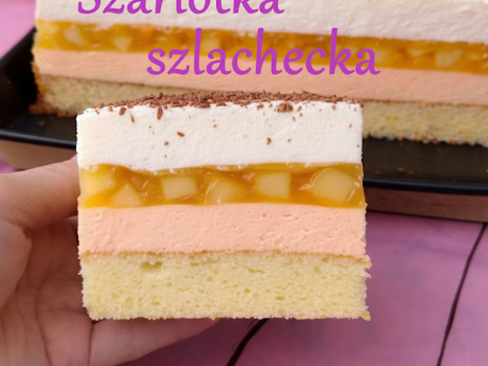 Szarlotka szlachecka z galaretką na biszkopcie