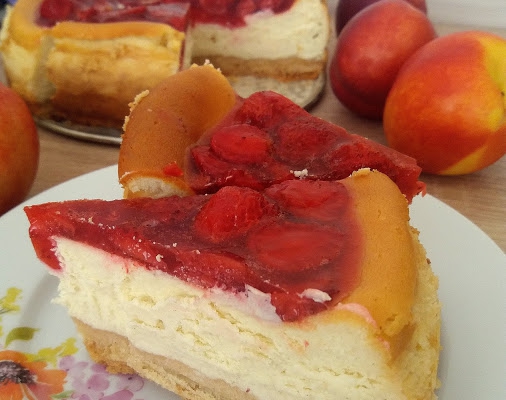 Sernik z truskawkami / Polish Cheesecake with Strawberry Topping