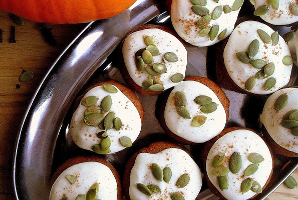 Dyniowe babeczki z kremem / Pumpkin Cupcakes with Cream Cheese Frosting