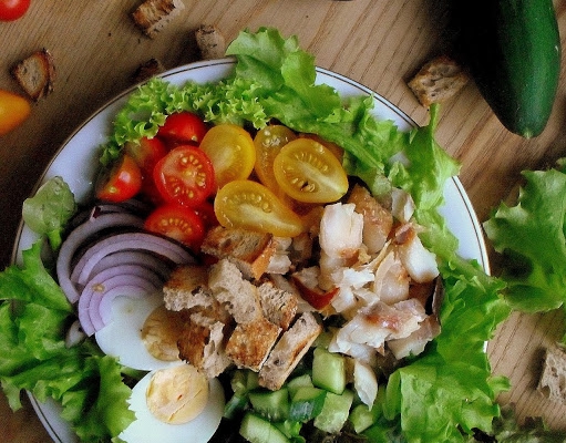 Sałatka z wędzoną rybą i jajkiem / Smoked Fish and Egg Salad