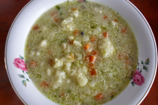zupa kalafiorowa i paszteciki ze szpinakiem