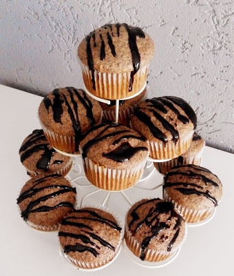 Makowe muffiny z orzechami włoskimi i czekoladą