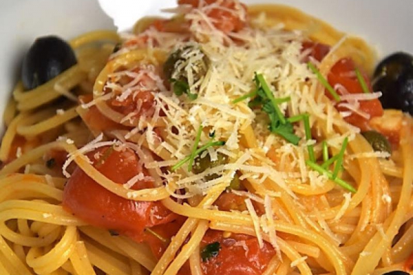 Szybkie spaghetti z pomidorkami