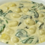 Gnocchi w sosie serowym