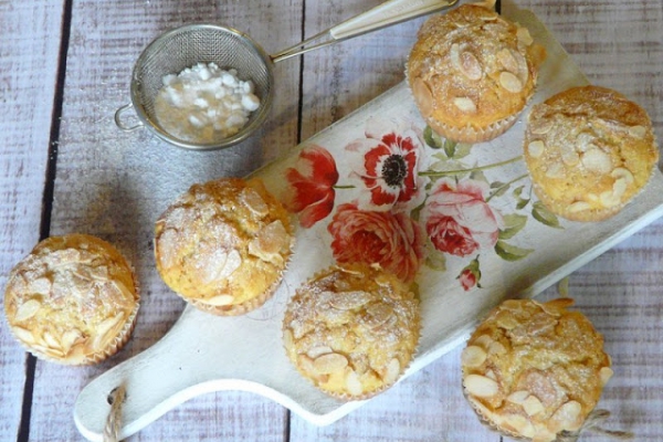 Muffinki pomarańczowe z ricottą