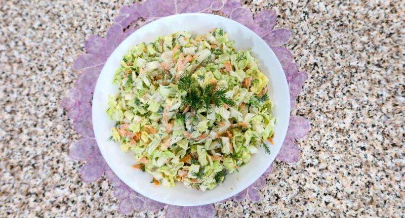 Surówka z kapustą pekińską i koperkiem + film