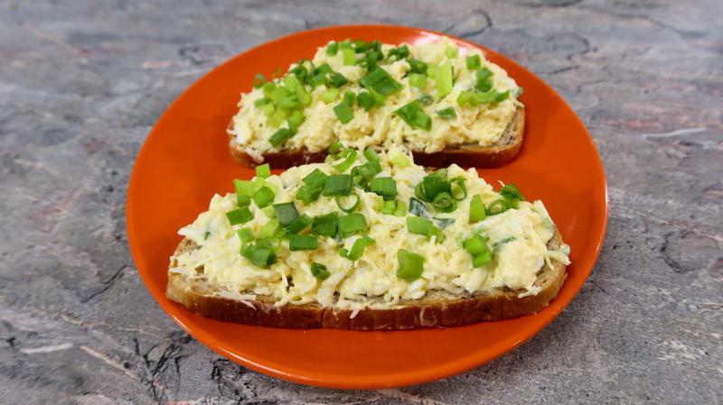 Pasta z jajek i żółtego sera + film