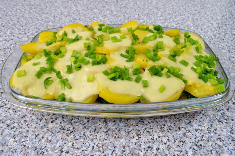 Zapiekanka ziemniaczana z brokułem i boczkiem + film