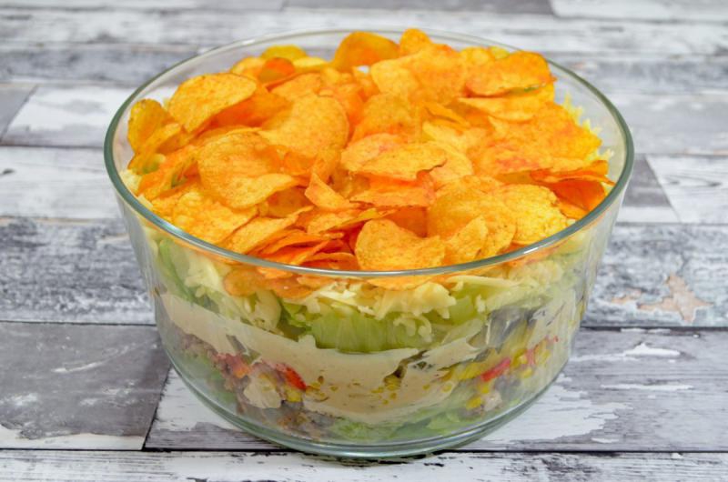 Sałatka warstwowa z chipsami + film
