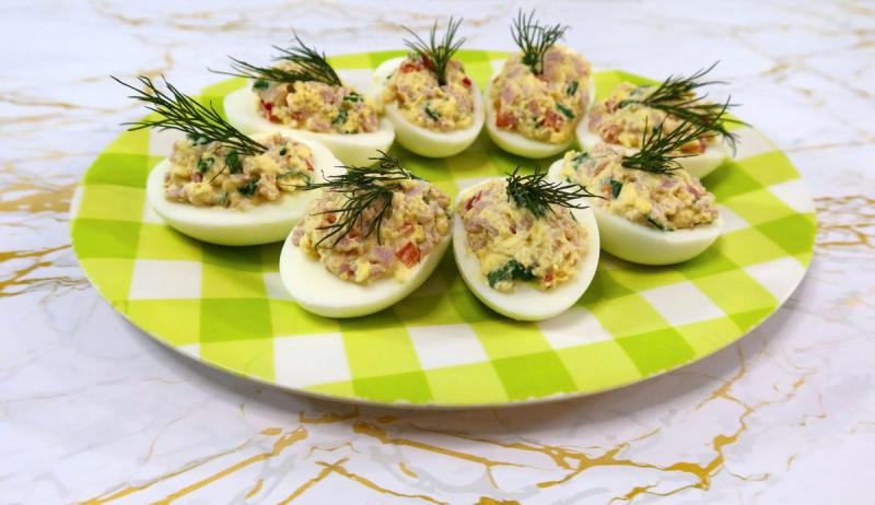 Jajka faszerowane szynką + film