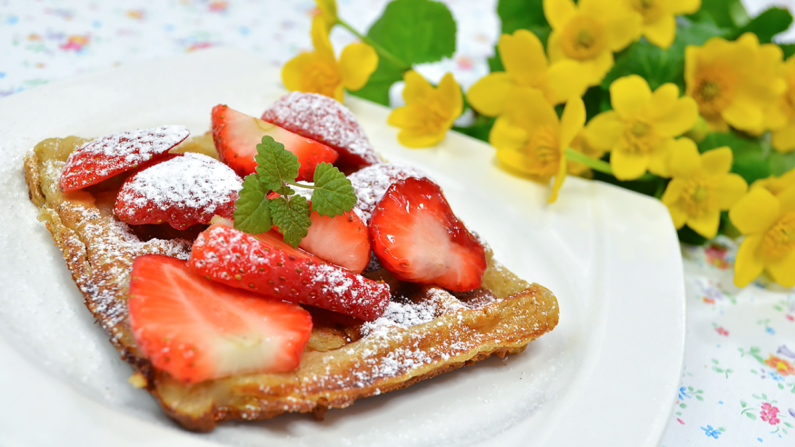 Gofry owsiane z truskawkami + film