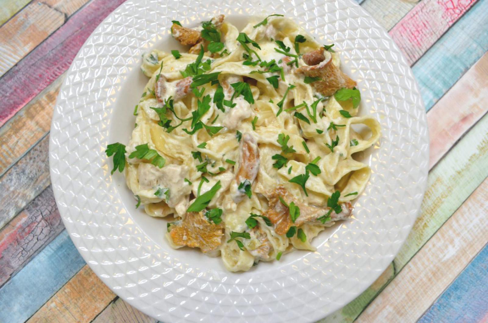 Tagliatelle z kurczakiem i kurkami + film