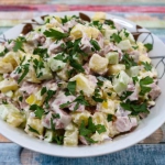 Sałatka z mortadelą,...