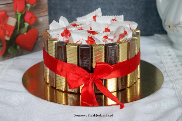 tort z czekoladek – słodki prezent