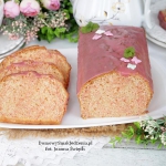 różowe ciasto kisielowe