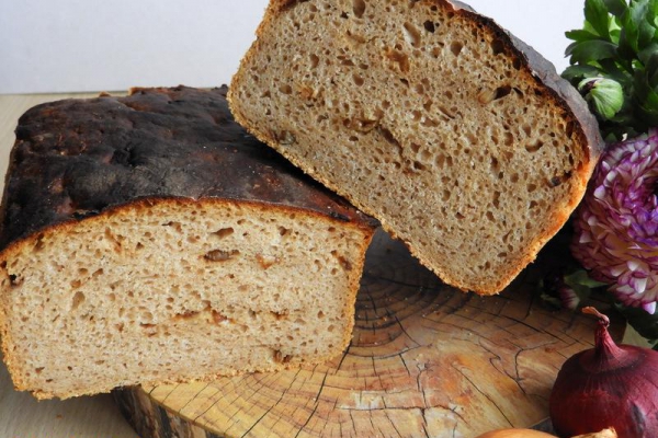 Chleb pytlowy z dodatkiem mąki pszennej i prażonej cebulki