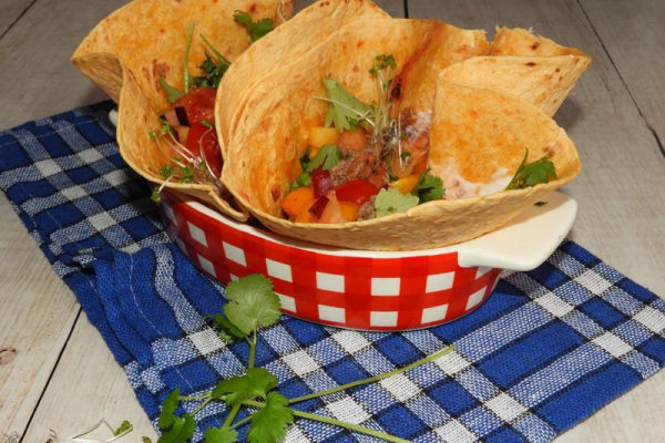 Tacos z wołowiną i sosem pomidorowo - śliwkowym