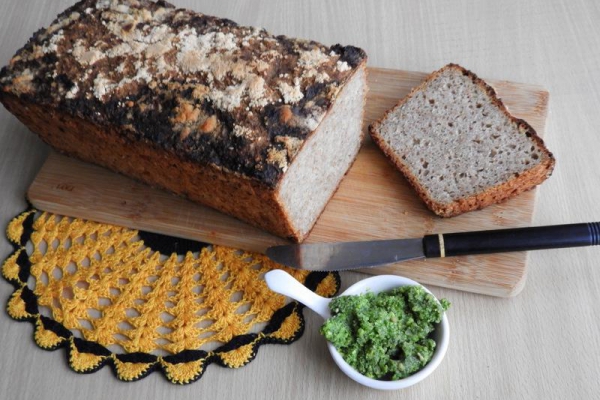 Chleb mieszany na zakwasie i drożdżach