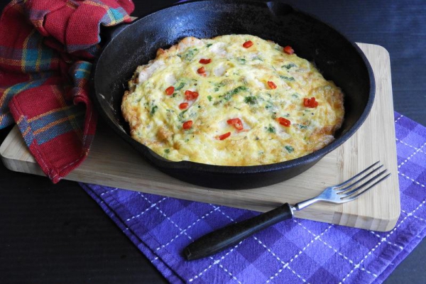 Omlet z krewetkami i zieloną pietruszką