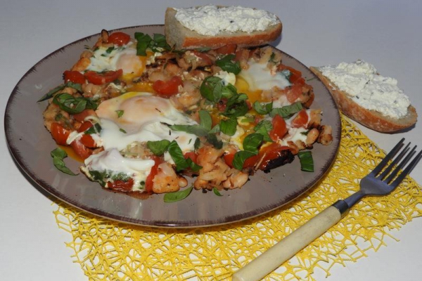 Fasola z pomidorami a la omlet