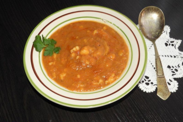 Zupa ziemniaczana z pomidorami i zacierką