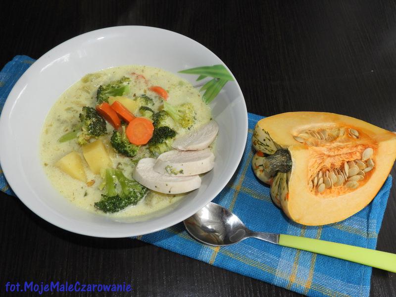 Zupa z kurczaka z brokułem i dynią
