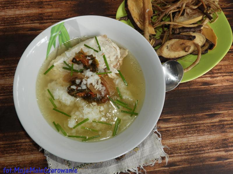 Rosół samgyetang - zupa z kurczaka i żeńszenia