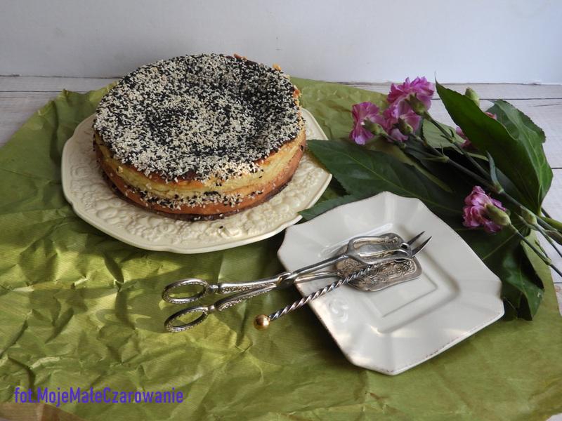 Melopita - sernik z miodem i sezamem