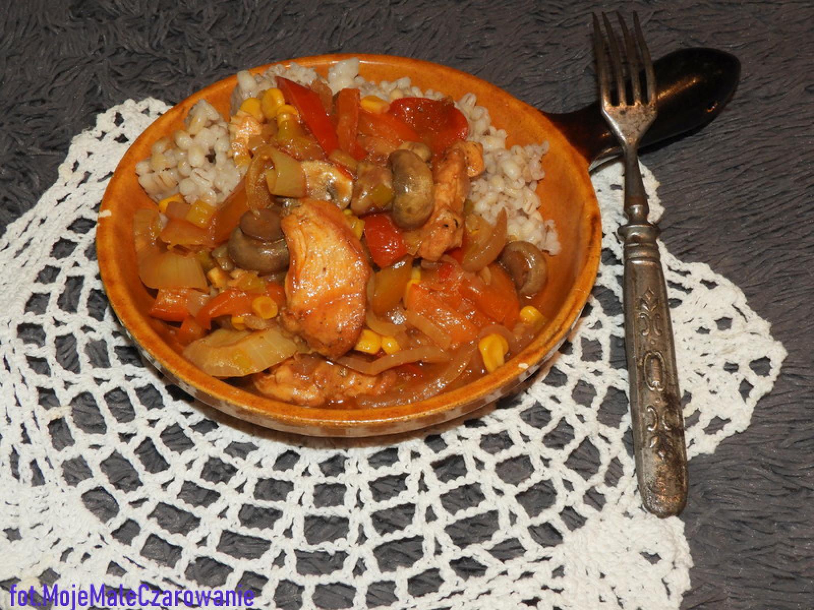 Paprykarz z kurczaka z kukurydzą