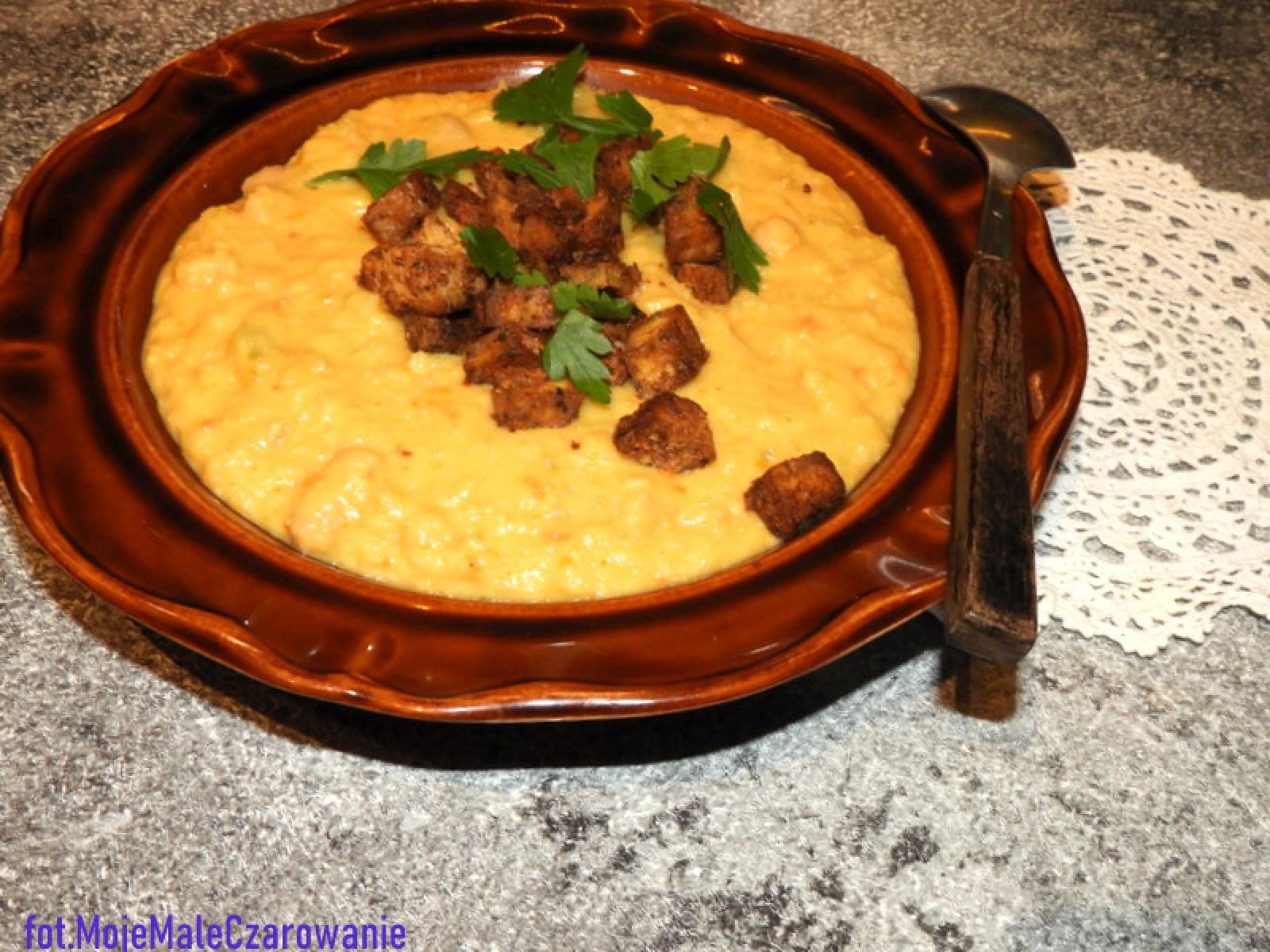 Zupa z ciecierzycy z tofu