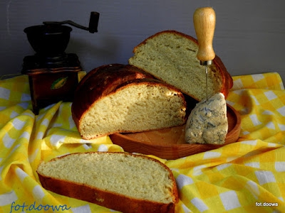 Chleb z serem pleśniowym