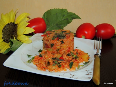 Ryż z orientalnym sosem pomidorowym