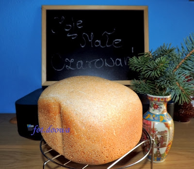 Pełnoziarnisty bochen chleba