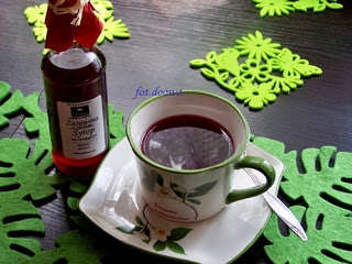 Herbata wiśniowo-morelowa i syrop żurawinowy z ziołami oraz testowanie