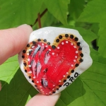 Kamyczki wędrują po...