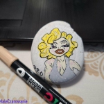 Kamienna Marilyn wędruje