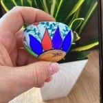 Kamyczki wędrują po...