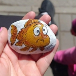Kamyczki wędrują po...