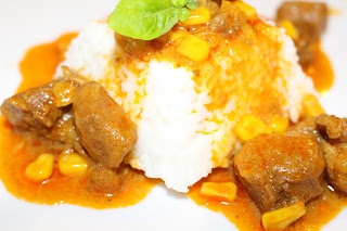 Indyk w sosie curry z cynamonem