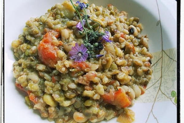 Kasza z nasionami strączkowymi z Lukki - Farro-Bean Soup From Lucca Recipe - Zuppa alla Lucchese