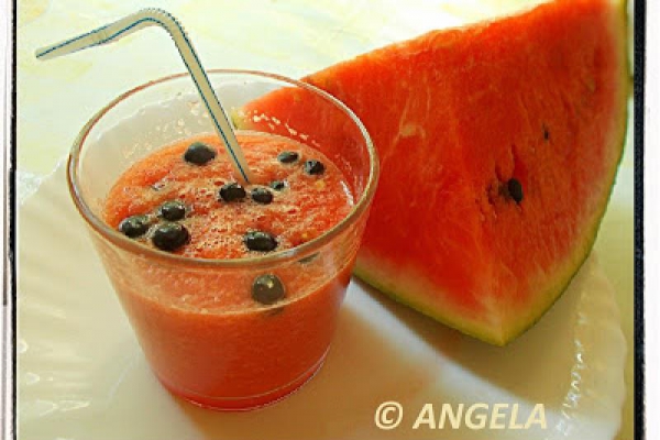Koktajl arbuzowy z jagodami - Water-melon Shake With Blueberries - Frullato di coccomero con mirtilli