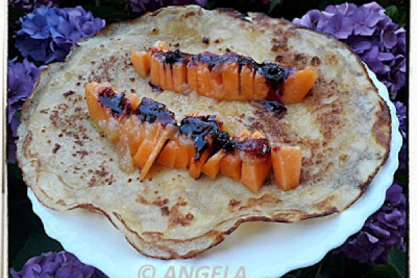 Naleśniki z melonem - Pancakes With Cantaloupe Melon - Le crepes con melone