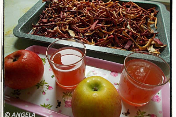 Kompot z obierek jabłkowych - Apple Peel Tea Recipe - Tisana di buccia di mela