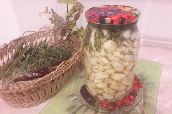 Kiszony czosnek - Sour Garlic Recipe - Aglio in salamoia