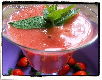 Koktajl truskawkowy z miętą (bez mleka i cukru) -  Strawberry And Mint Shake Recipe (sugar and lactose free) - Frullato fresco alle fragole e menta (senza latte e zucchero)