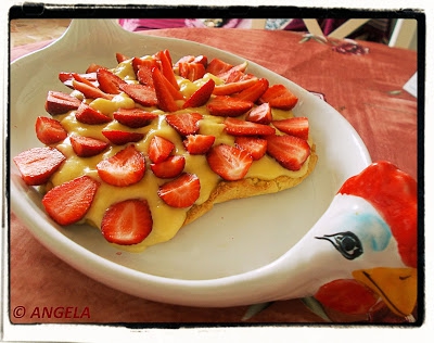 Kruche ciasto z masą budyniową i truskawkami - Strawberry & Custard Tart - Crostata alle fragole con crema alla vaniglia