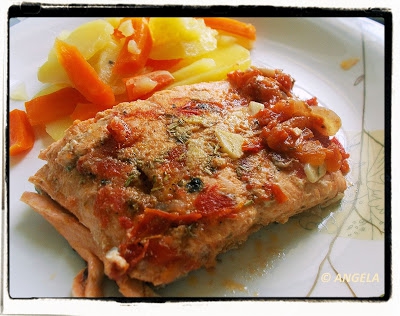 Łosoś smażony w pomidorach -  Salmon in Tomato Sauce - Salmone in salsa di pomodoro