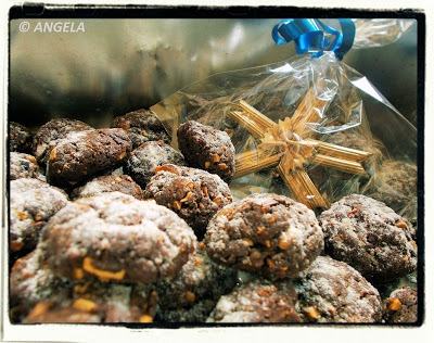 Ciastka migdałowo-kakaowe - Chocolate-almond Bites Recipe - Biscotti alle mandorle e cacao