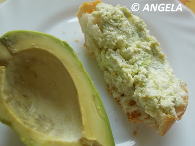 Pasta z awokado do chleba - Avocado Sandwich Spread - Crostini con avocado